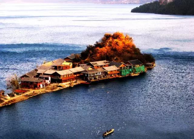 云南适合深秋游玩的地方,云南的秋天适合去哪些景点