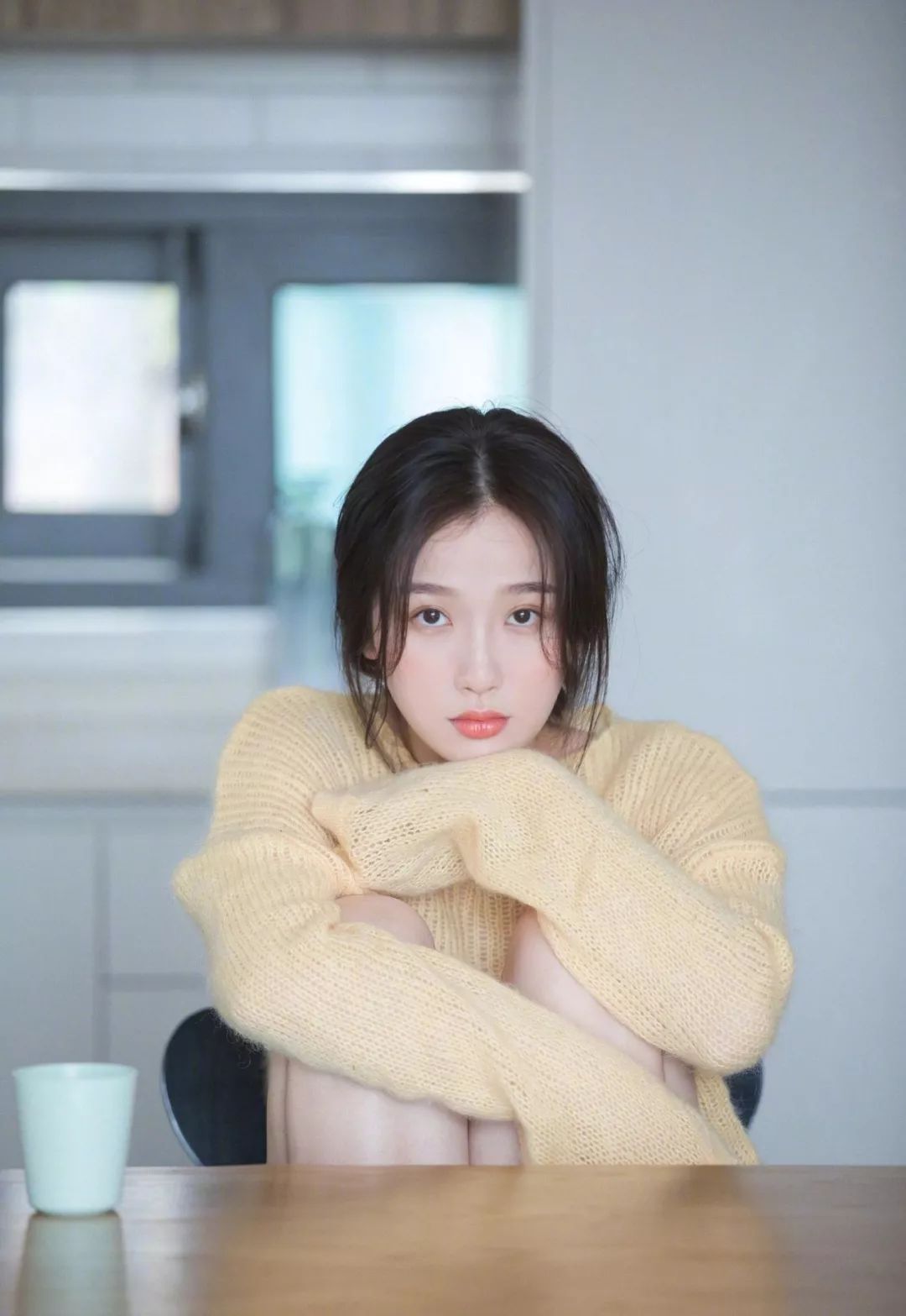 虞书欣纯欲风穿搭,虞书欣新造型粉色衣服头发怎么弄