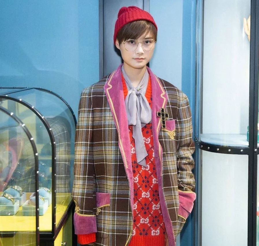 杨幂李宇春汤唯帅到飞起上热搜,殷桃高圆圆李宇春汤唯