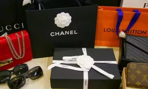 内幕曝光！650%暴利！大量代购物流，发票，刷卡单全套造假