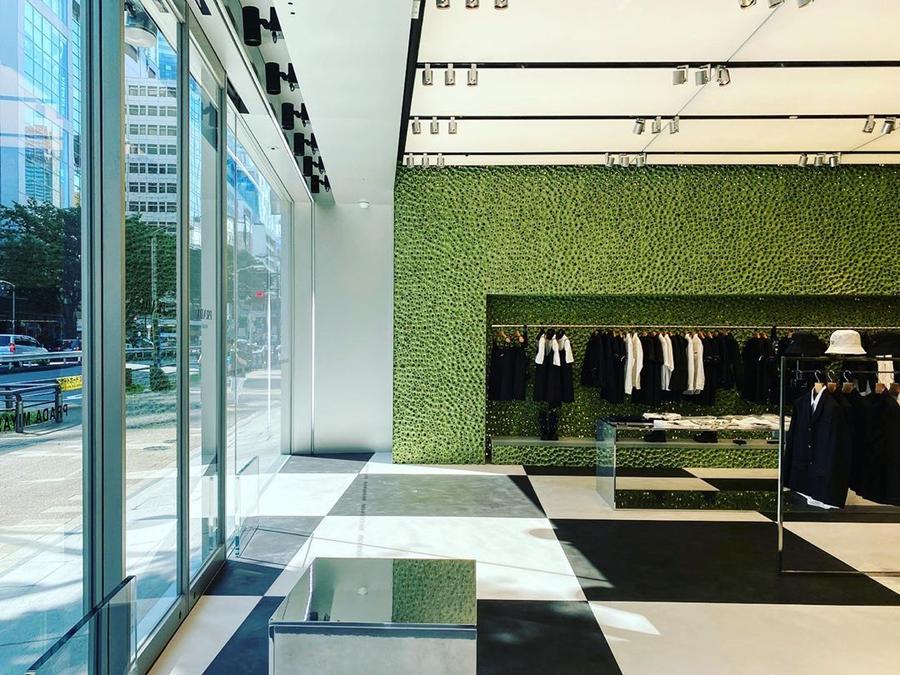 prada粉色改造,prada店铺设计可以给品牌带来什么