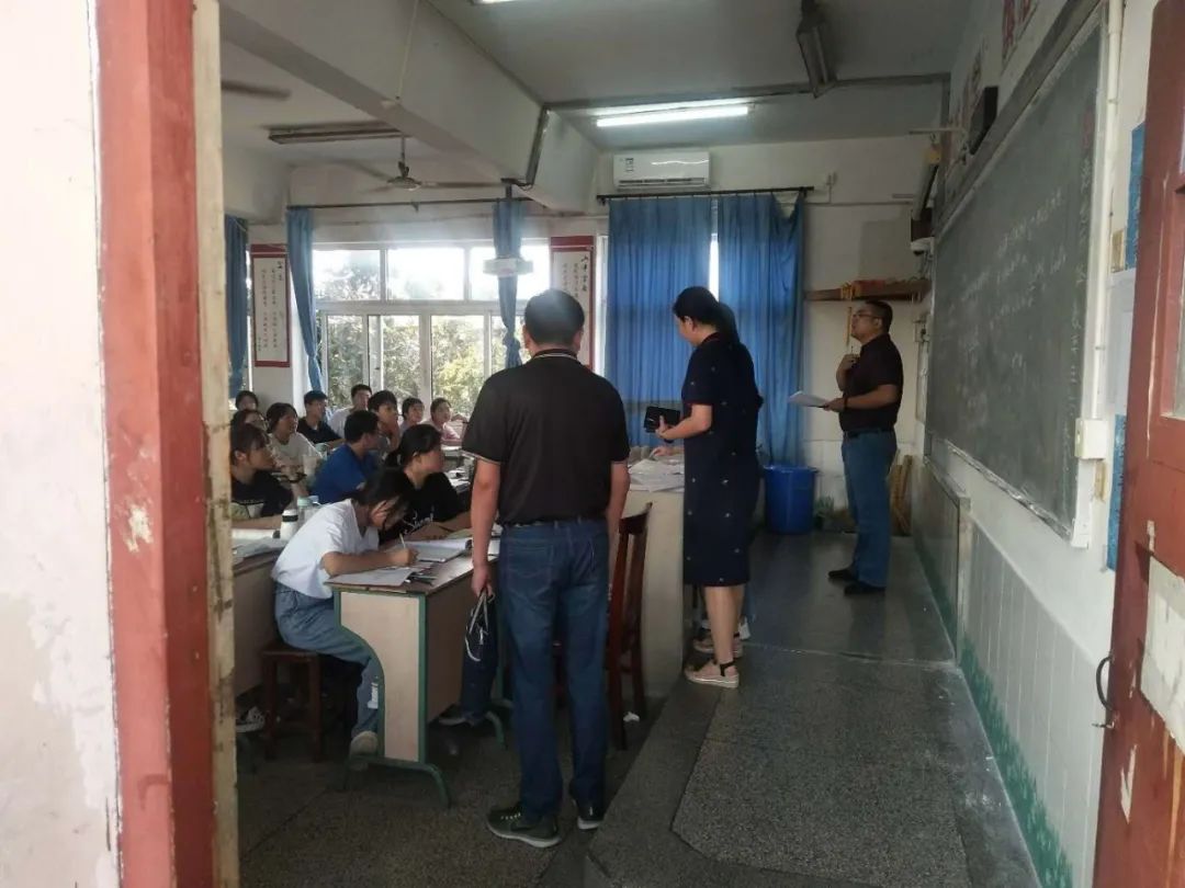 江苏38名高中生被强制清退,高中生被劝退教育局管吗