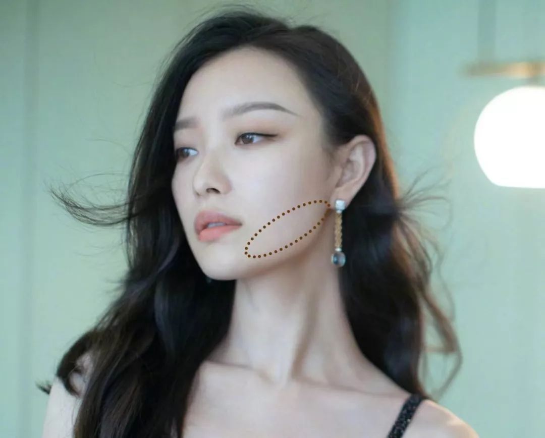 大饼脸塌鼻梁小眼睛怎么变美,大饼脸塌鼻梁凸嘴怎么提升精致度