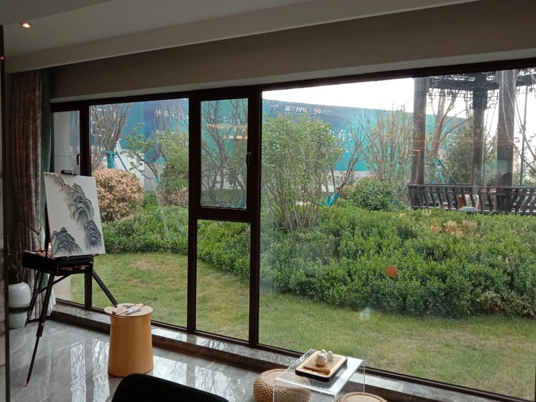 和平精英三选一哪个好看,和平三片和河西一片哪个更好