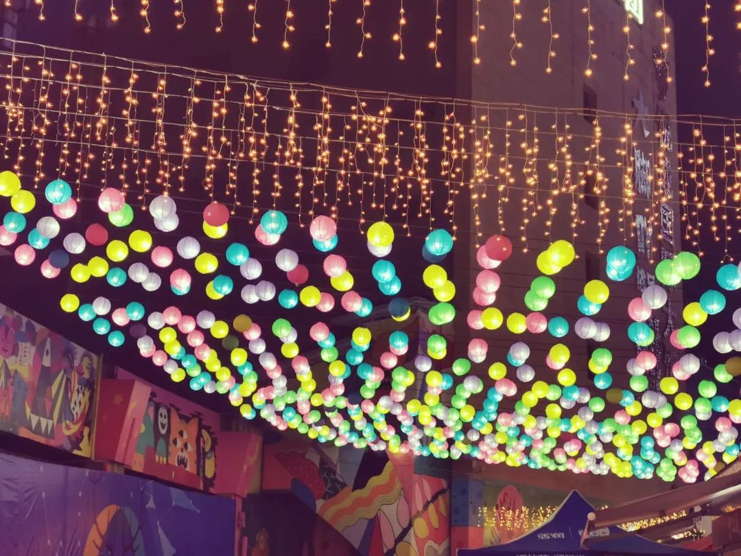 【风尚行】新亚洲体育城之夜灯光与星空下的城市活力