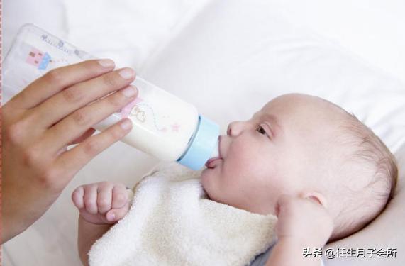 宝宝呛奶时应该如何紧急处理,宝宝呛奶什么情况下需要急救