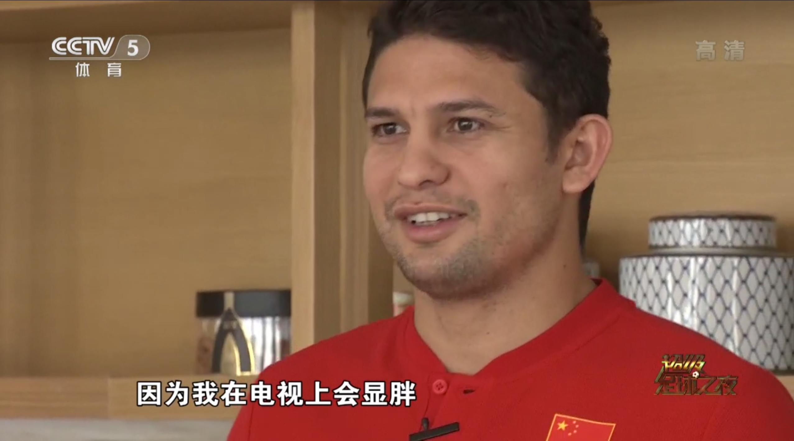 好爸爸！艾克森为儿子南漂广州，5岁儿子上海读书，他独居广州挣钱