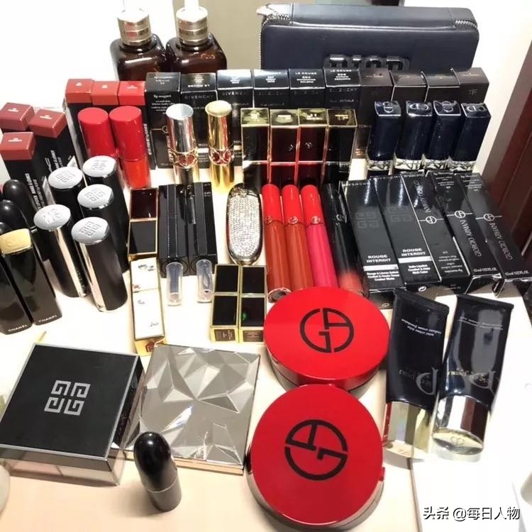 活得比女孩更精致的男孩,活得比女人还细致的男人