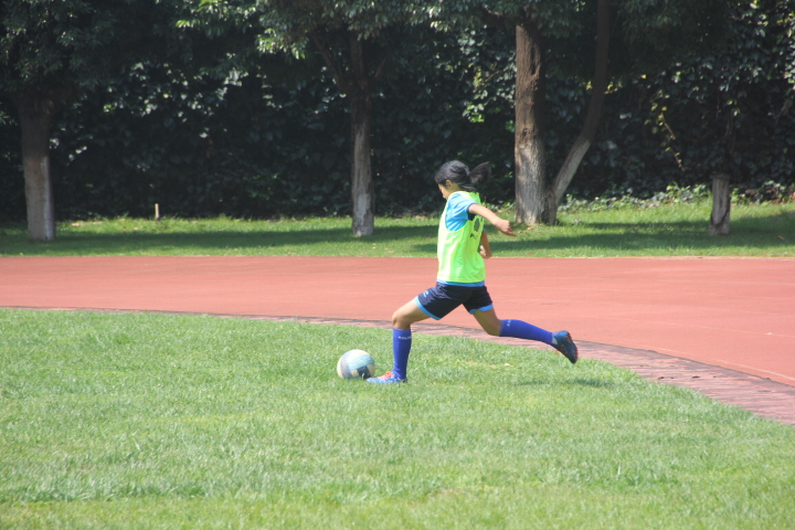 足球比赛可以让孩子学到什么,足球与孩子成长