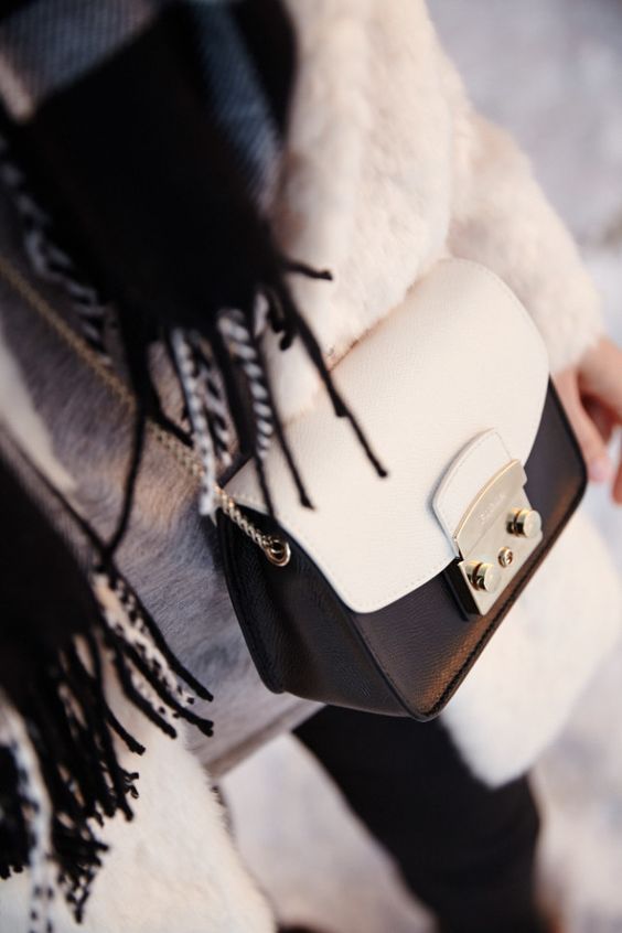 2000块钱左右的包包,2000左右可以买哪些大牌包包