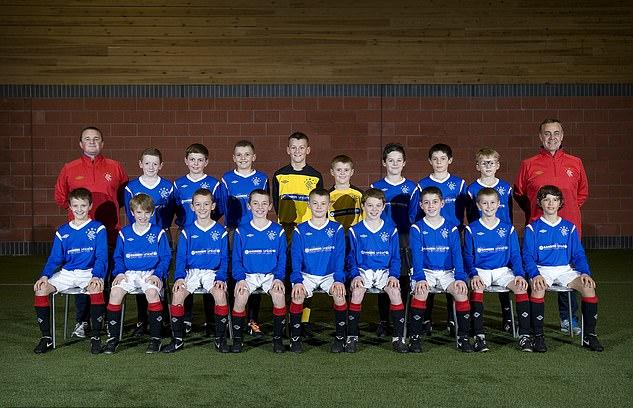 球商爆表的小巨人立志成为世界最佳揭秘蓝军18岁新哈维