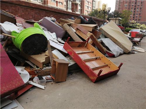 西安的东方罗马花园是高风险吗,西安凤鸣小区垃圾堆积如山