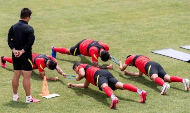 中国骄傲！基地被德媒报道、德甲青训总监盛赞，中超这队在干实事
