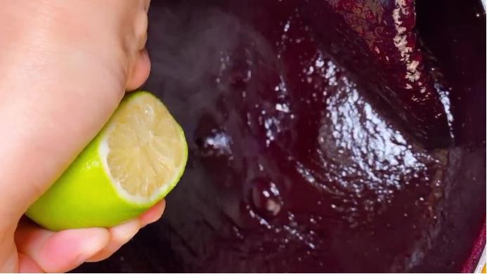 自制蓝莓果酱酸甜好吃零添加,蓝莓果酱最正宗的做法