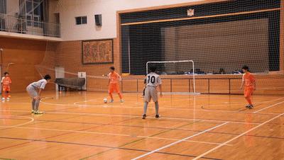 3人传球上篮训练方法,三个人足球进攻训练方法