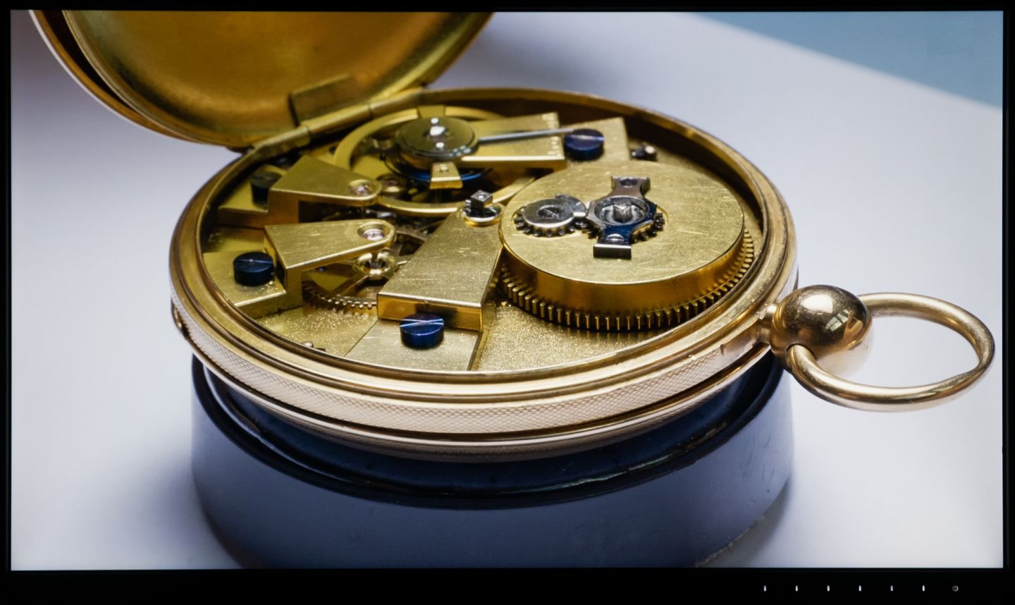 艺卓cs2740显示器亮度设置为多少,艺卓入门级2460显示器值得买吗