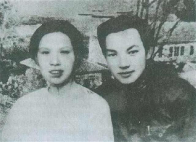 2018年，刘思齐儿子，女儿纪念主席诞辰125周年，表情严肃凝重