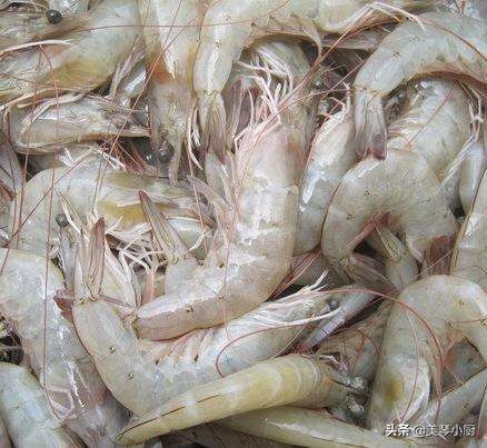 好吃的麻辣香锅在家就可以自己做,麻辣香锅这样做比外面买的还好吃