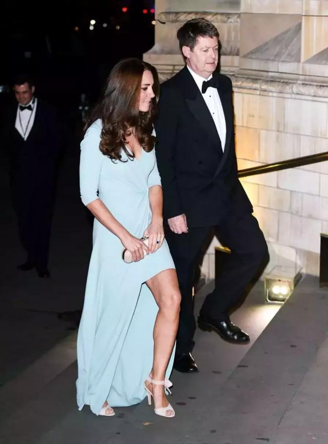 一年带货1.5亿英镑的凯特王妃，却把她最爱的品牌穿倒闭了？