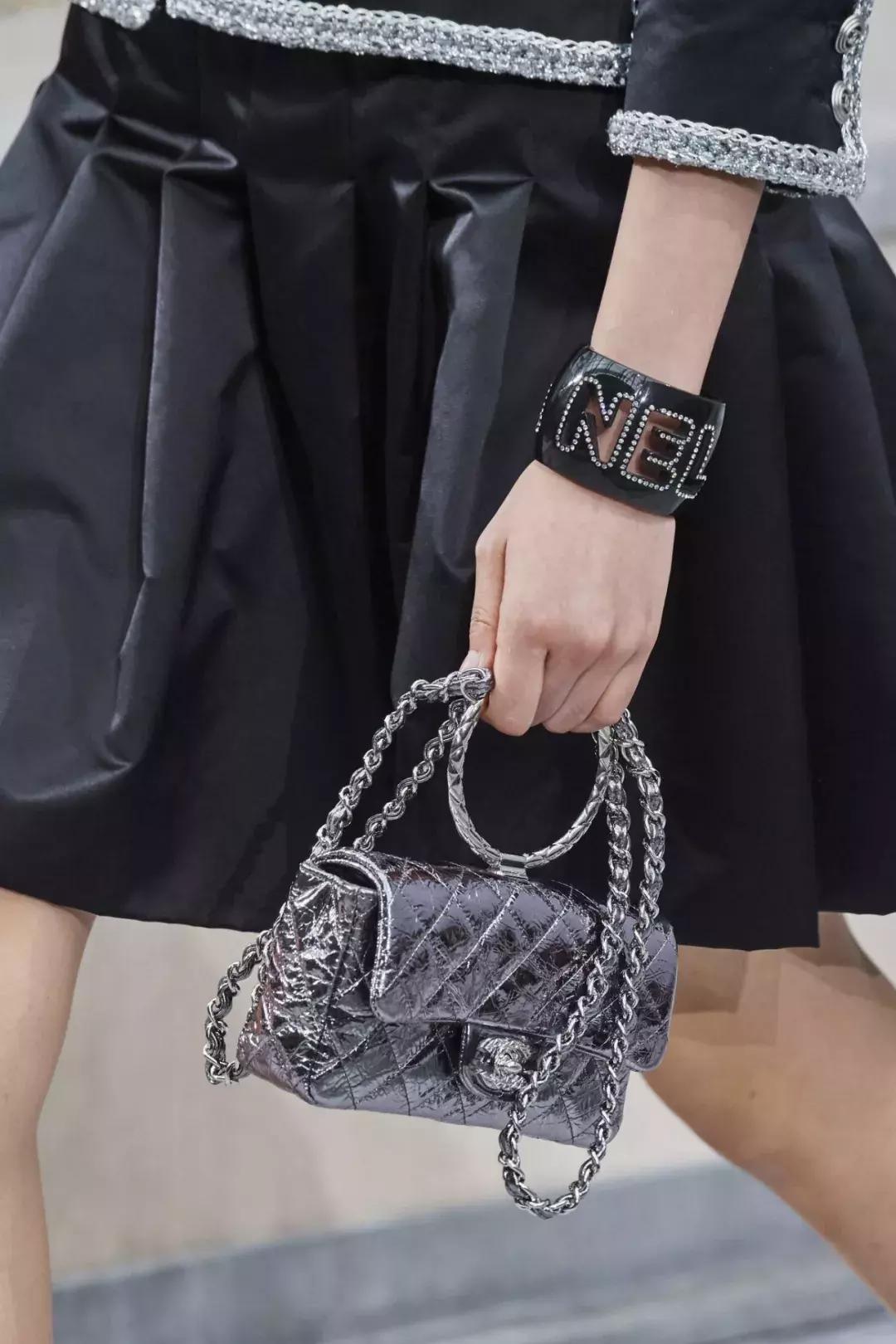 香奈儿新款手袋街拍,香奈儿经典手袋粗花呢