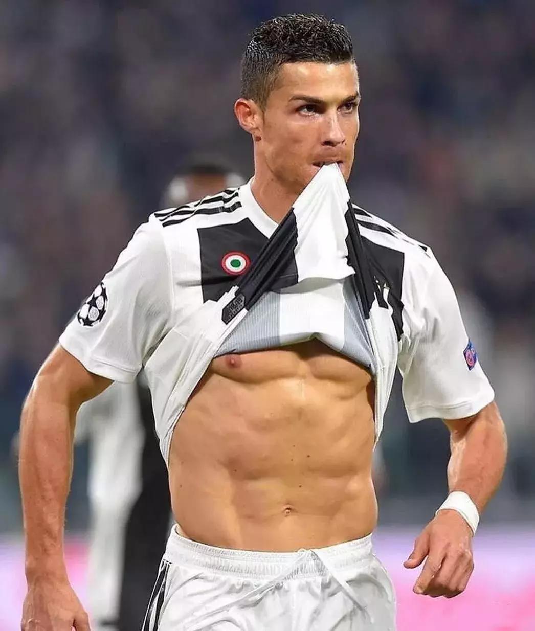 绝代双骄统治球坛十年,足坛各个时期的绝代双骄