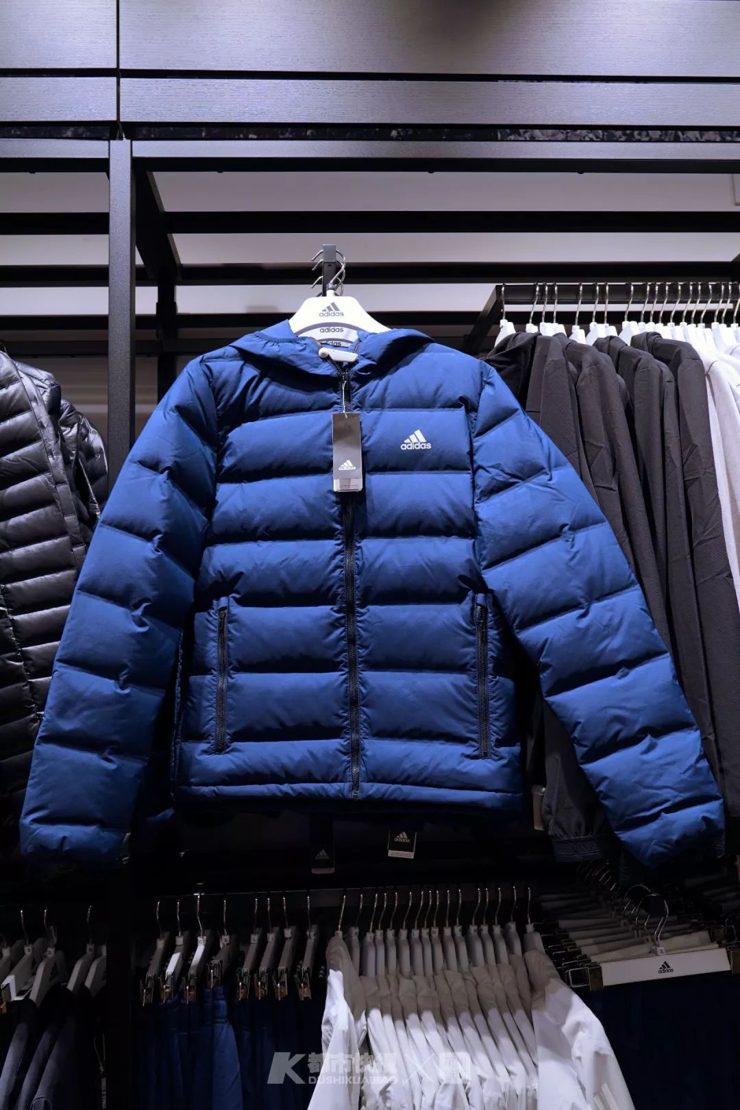 耐克阿迪有没有一定的质量问题,年轻人都穿的耐克阿迪是不是真的