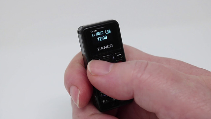 比银行卡还小的手机，4G网络只用2G功能，九宫格按键蓝牙接听电话