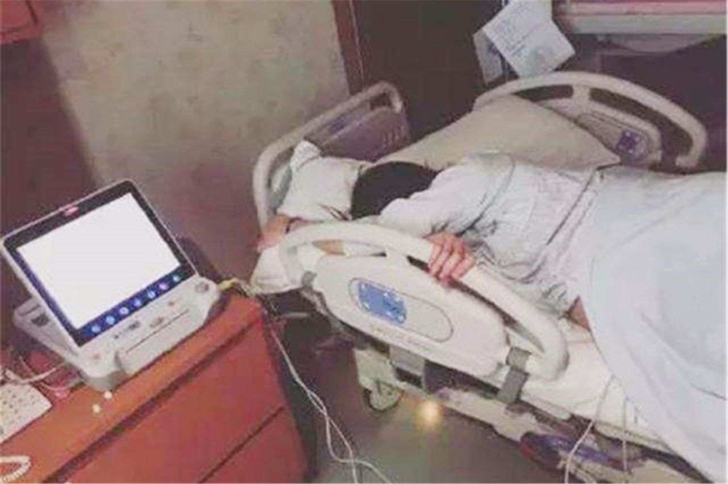 顺产产后三天注意事项,顺产后三天护理