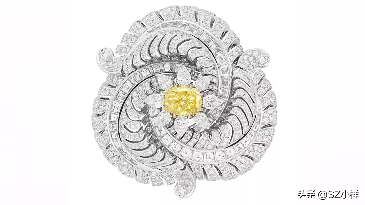 轻盈飘逸的羽毛，承载厚重的文化，演绎珠宝界永不落幕的时尚经典