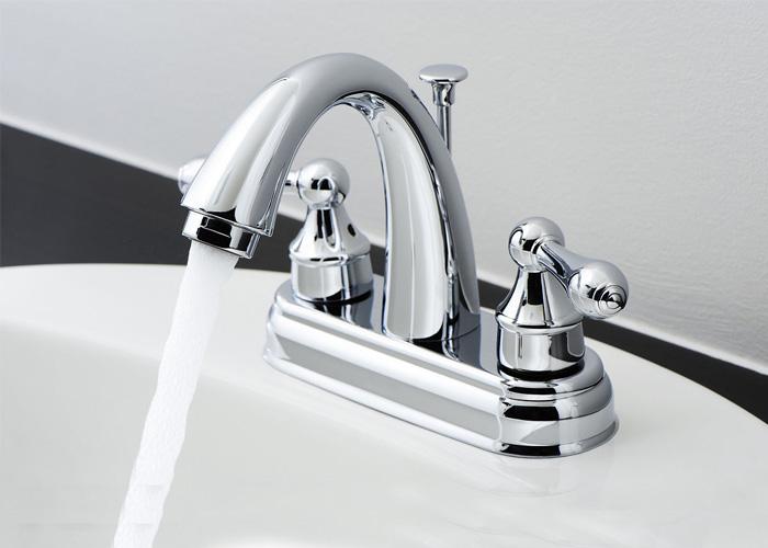 油烫伤脸第二天起泡怎么不留疤,烫伤起泡后皮掉了发白会不会留疤