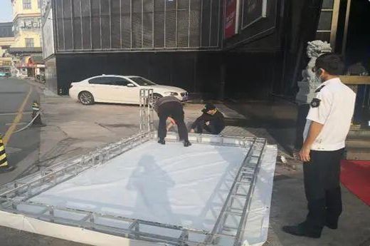 继宋冬野后李代沫也想复出，酒吧演出被人举报，相关部门紧急叫停