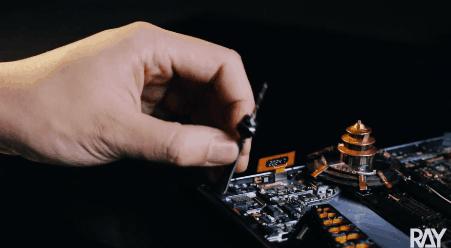 把小米铁蛋爆改成钢铁加鲁鲁的大佬，还曾把手机改造成北京城