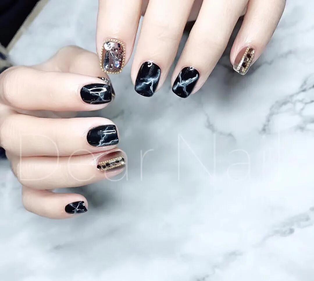 有一种颜色叫blackpink,blackpink黑色火焰美甲