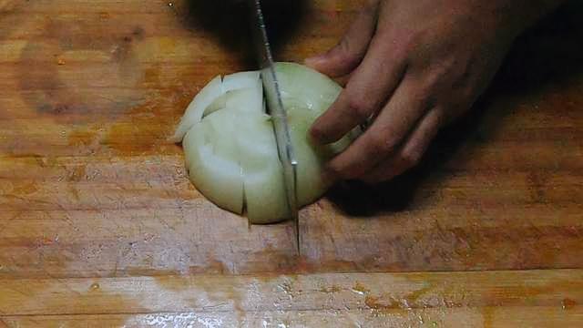 别再吃大盘鸡了！很多吃过的人为啥做不到？试着炒一次，忘掉很难