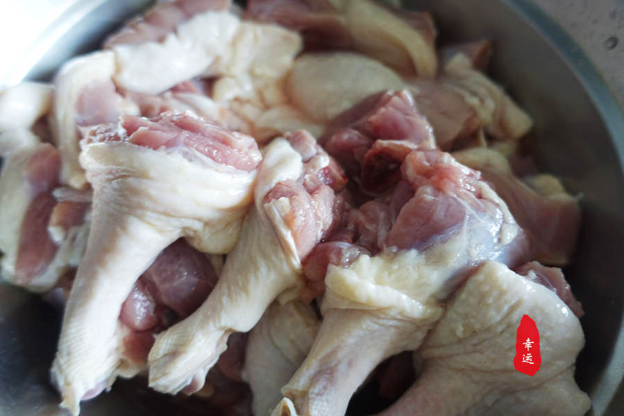 酥脆鸭块,鸭皮酥脆鸭肉鲜嫩