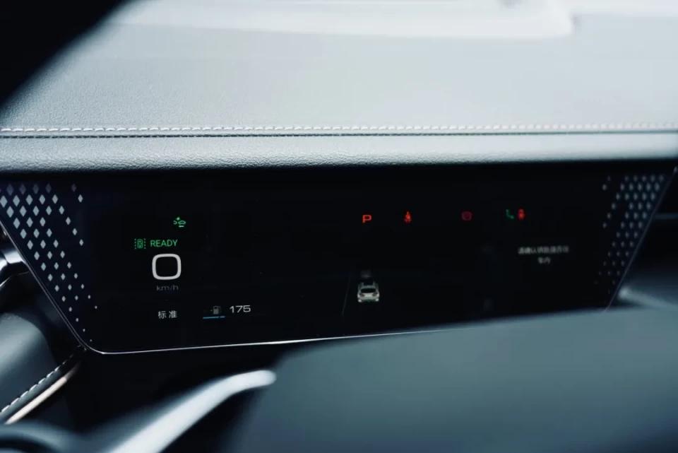 试驾摩卡视频,燃油版摩卡测评