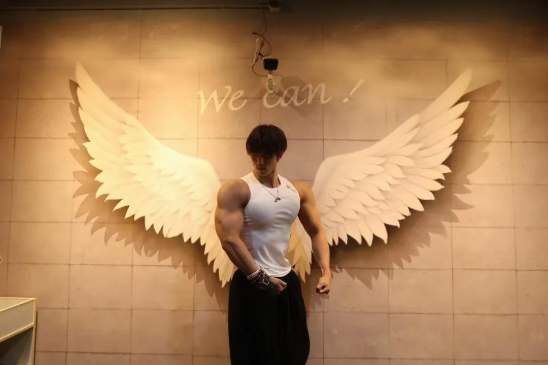 97年小伙长相成熟,97年小伙长相帅气