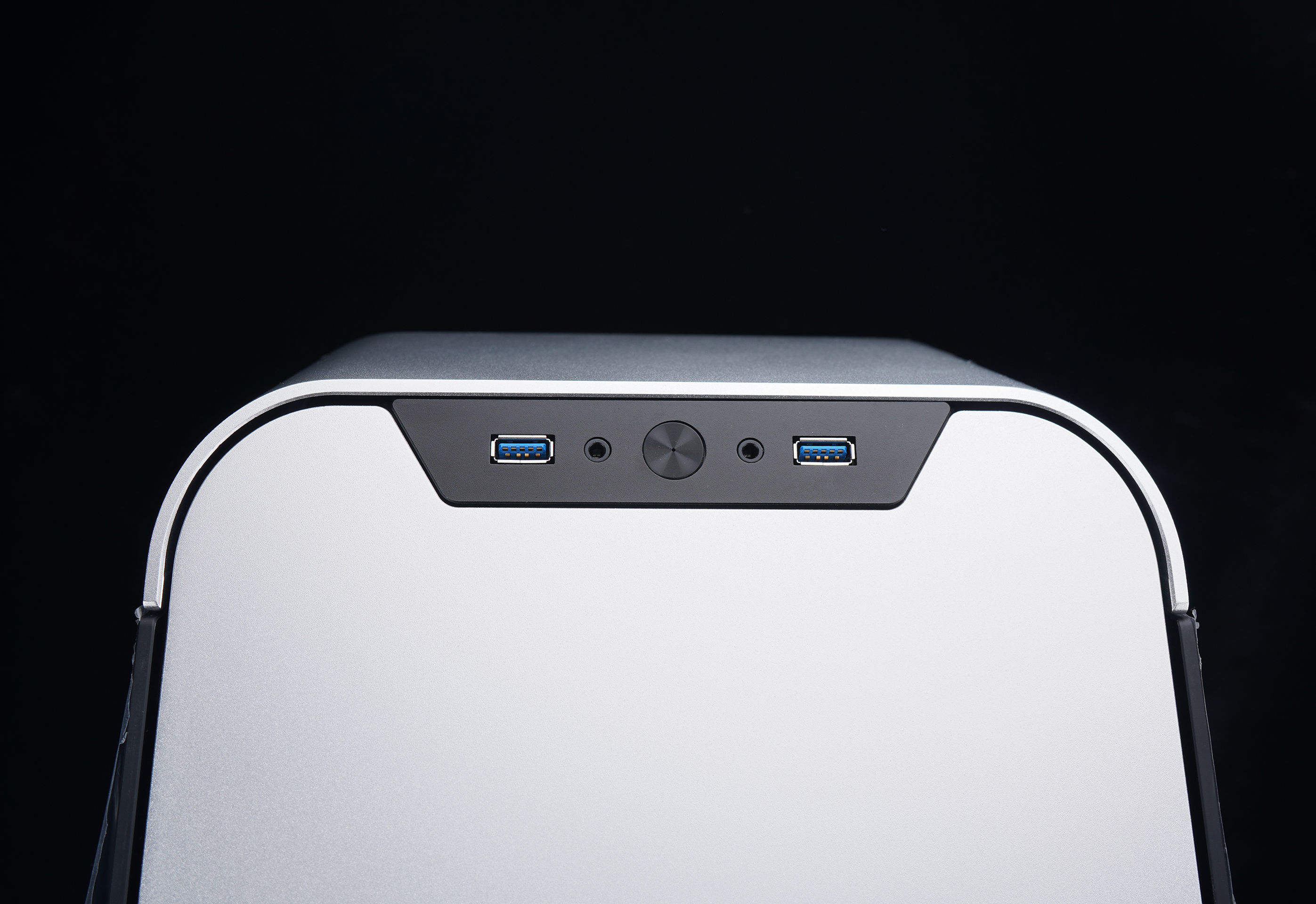 外星人游戏主机值得买吗 (有主机的外星人游戏本)