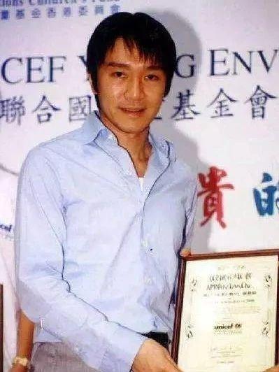 周星驰致敬医务工作者,周星驰致敬医护人员