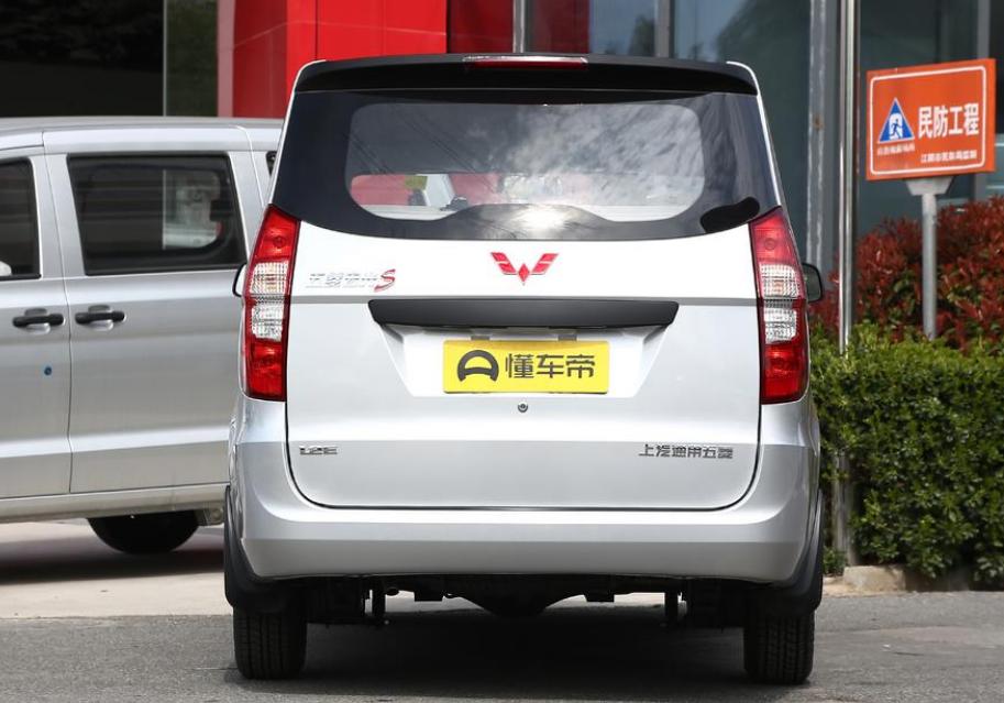 新款五菱宏光优点与缺点,拉货神车五菱宏光