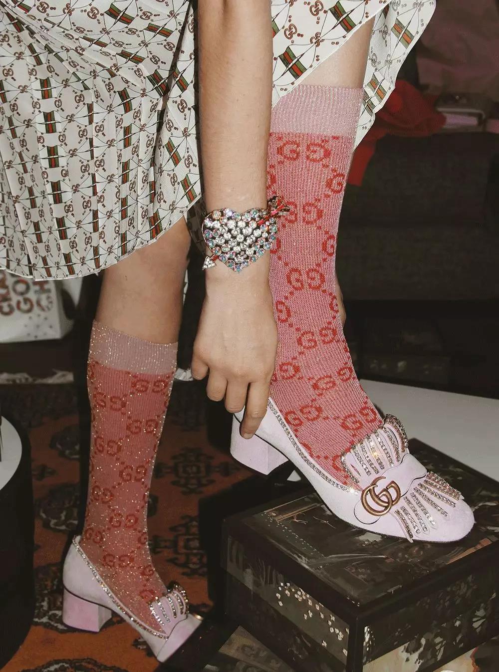 流行袜子外穿不露脚踝,袜子百搭外穿潮流