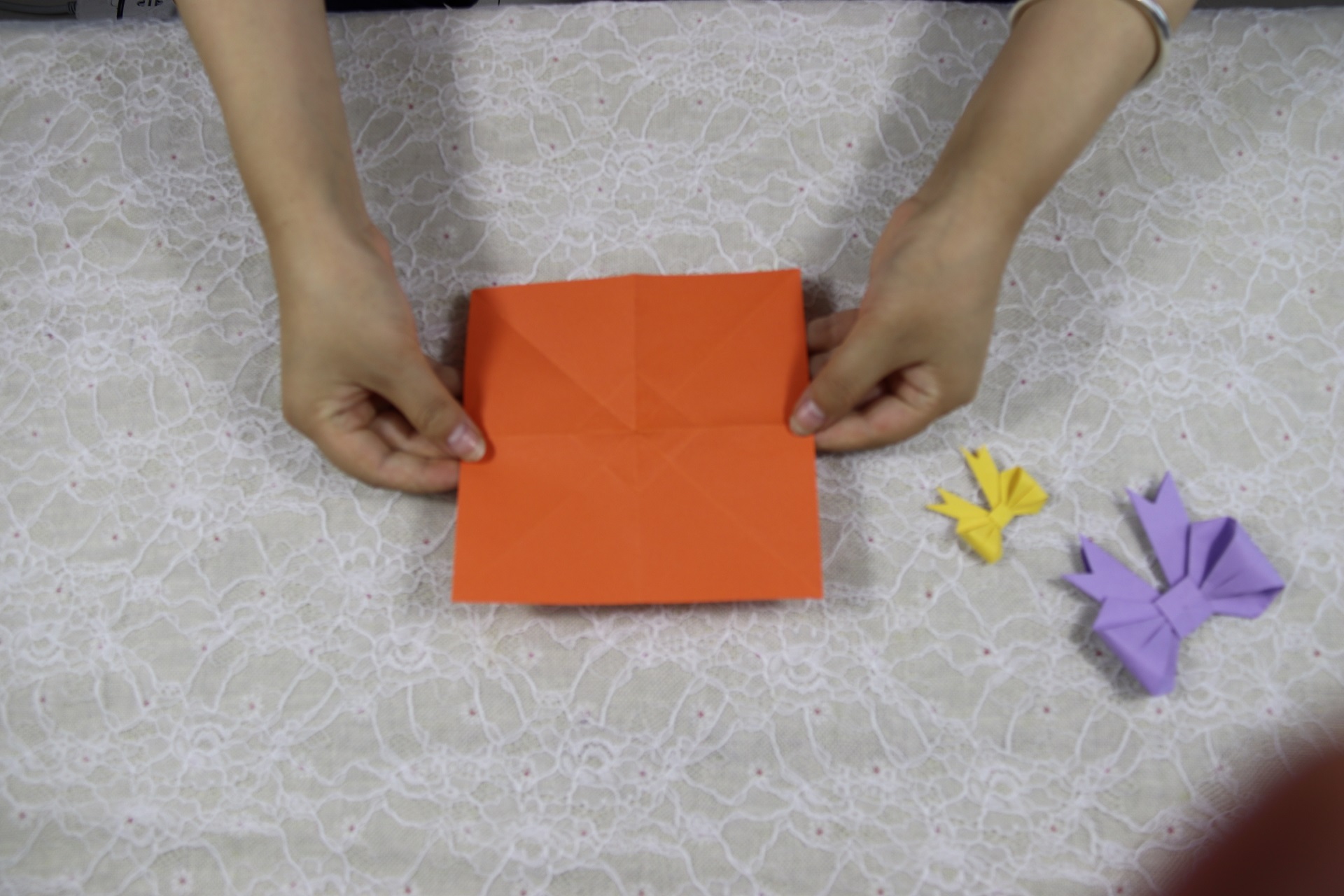 蝴蝶结的折法又小又好看不用剪刀,蝴蝶结折法简单不用剪刀