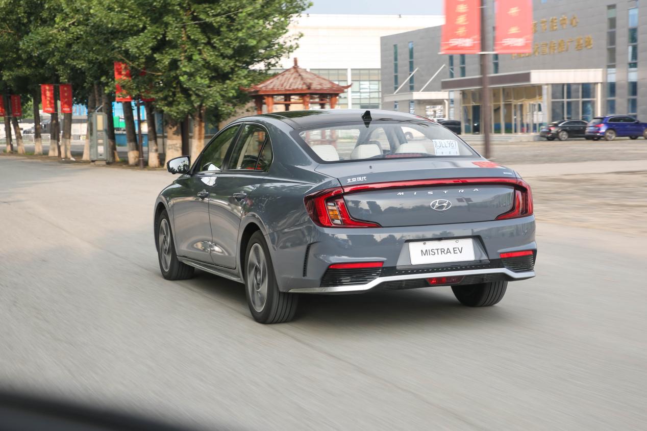 纯电车轿车推荐,最新北京现代名图试驾