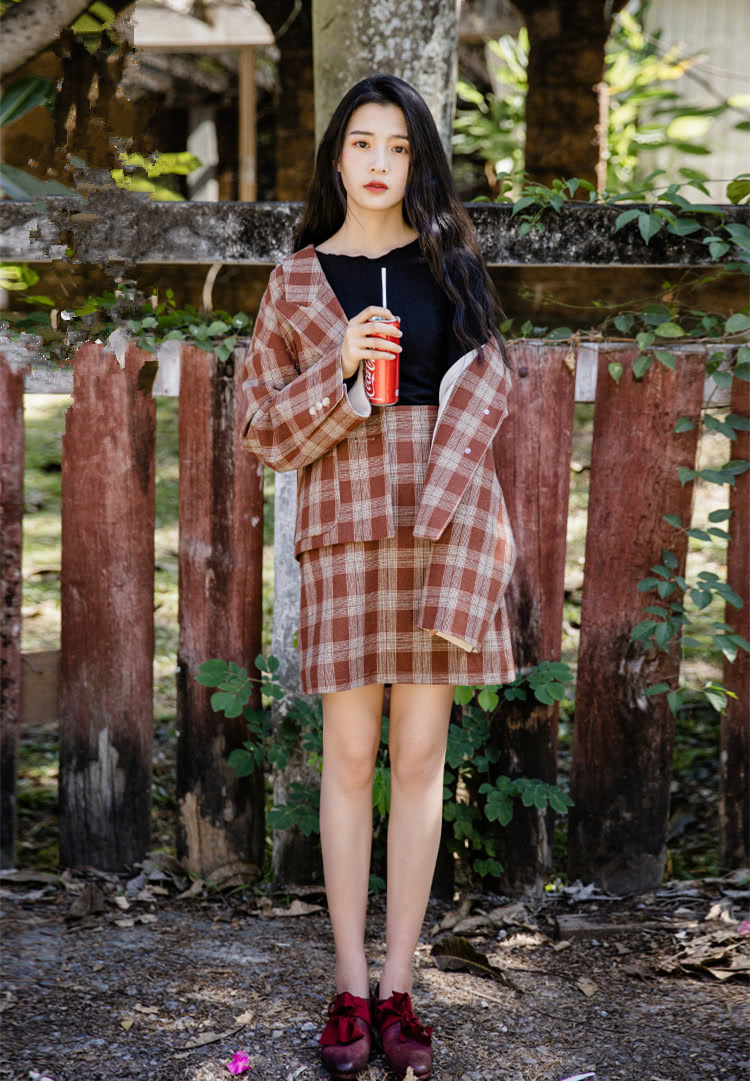 40岁男人脸黑个矮穿什么衣服,个子矮适合穿搭什么衣服