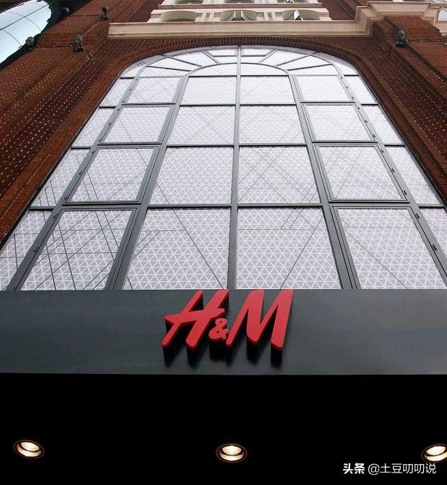 民工带儿子买耐克遭店员驱赶,工人带儿子买耐克遭歧视