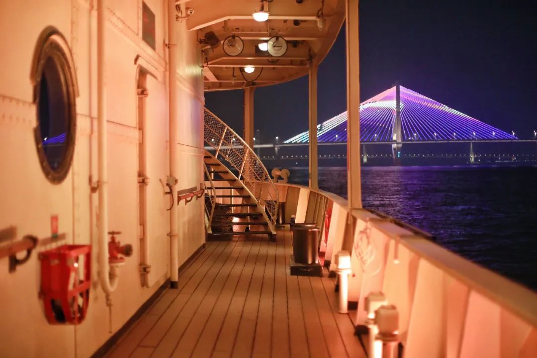 一场实景剧本杀！湖北武汉网红船，298元一张船票，究竟值吗？