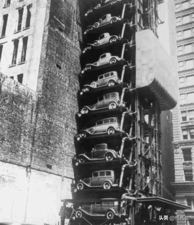 霍金年轻时帅气的照片,霍金年轻时帅照