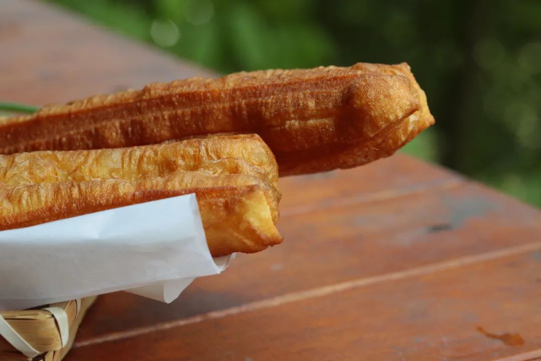 油条膨松剂炸出来又软又蓬松,油条酥脆不用油条膨松剂