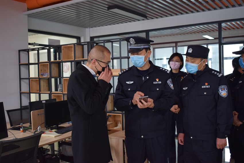 女警卢西生活视频,女警卢西所有视频