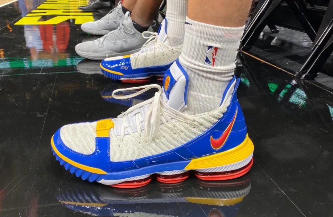 NBA球员上脚：球员穿的詹姆斯战靴，富尔茨和布朗尼很帅气！